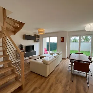  Hébergement de vacances Maison T4 Cosy + Jardin